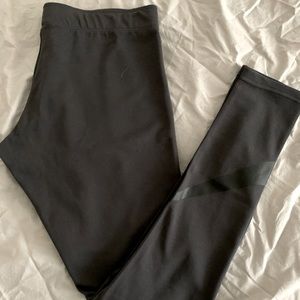 NWOT. Nike 7/8 Grey Leggings